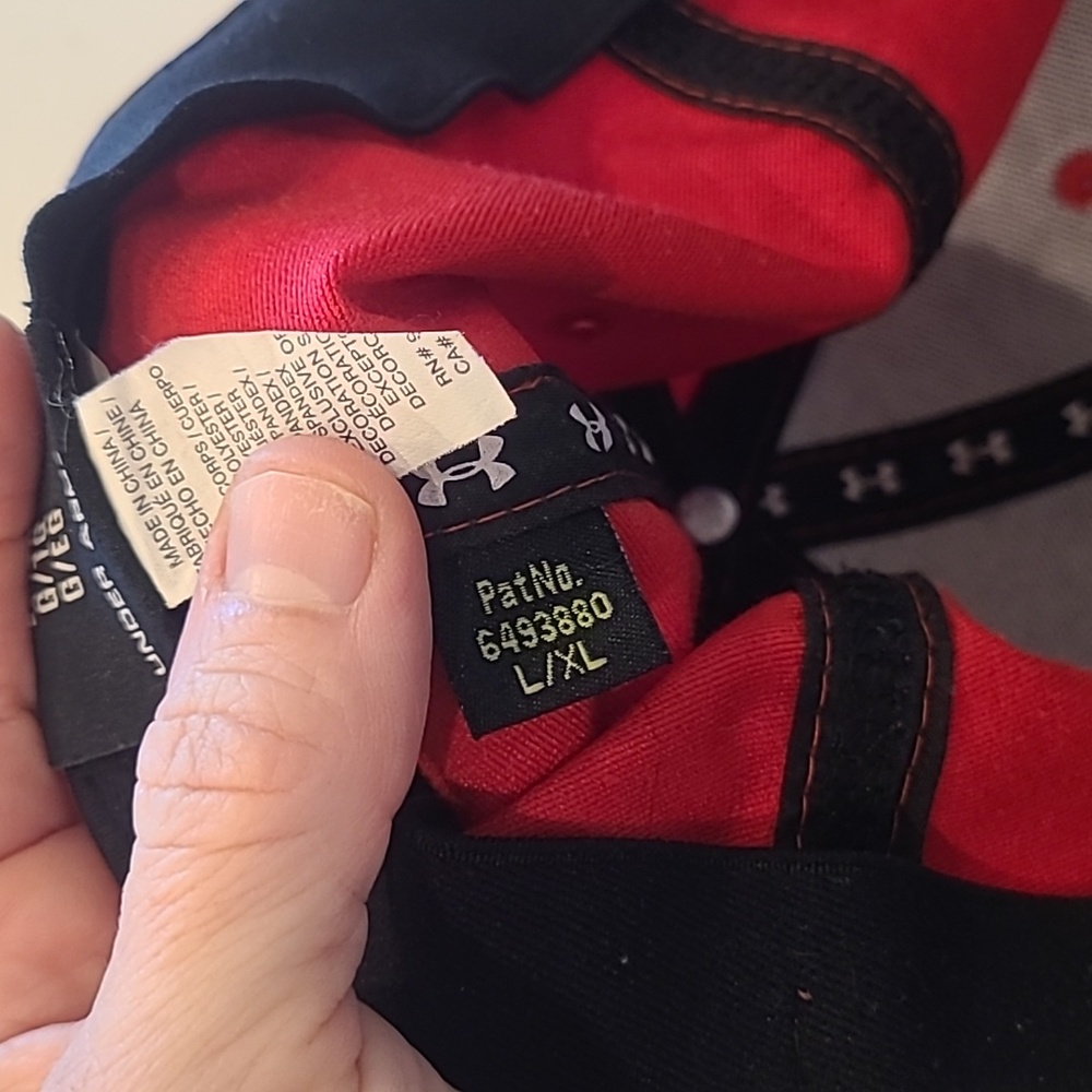 Under Armour Red Hat - Picture 3 of 5